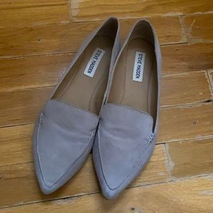 STEVE MADDEN POINTED TOE FLATS